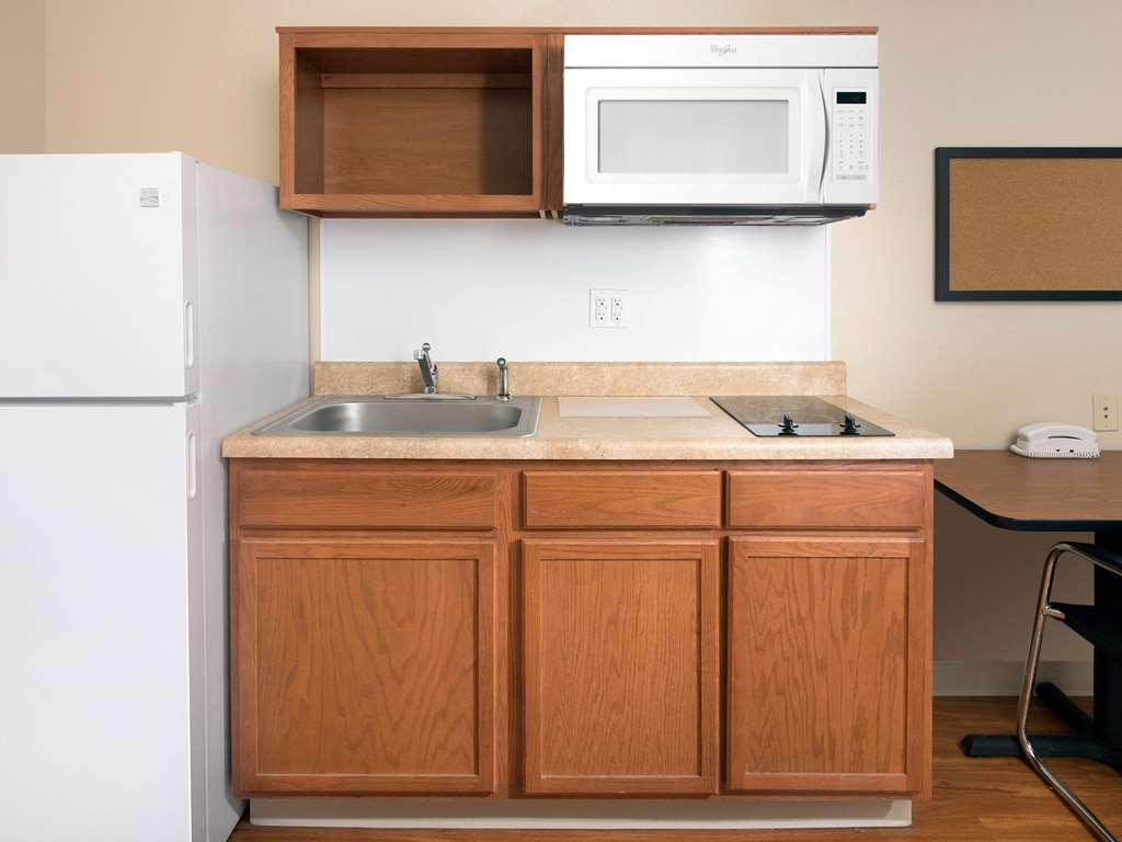Extended Stay America Select Suites - Wichita - North Szoba fotó